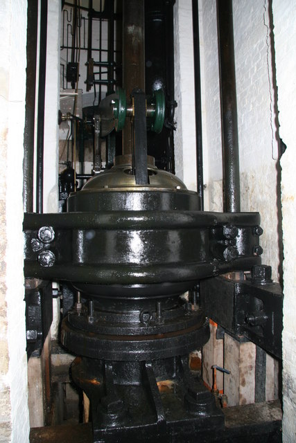 File:Kew Bridge Steam Museum - Bull engine - geograph.org.uk - 3353688.jpg