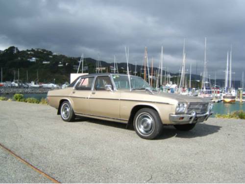 File:Chevrolet Statesman (1971-1974 HQ series) 01.jpg
