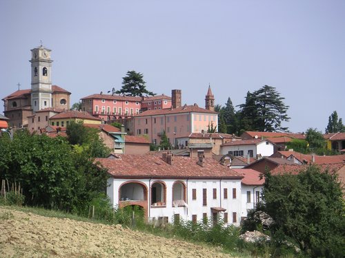 File:Castelletto monferrato-panorama.jpg