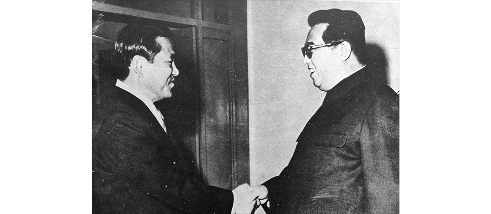 File:Lee Hu-rak and Kim Il Sung.jpg