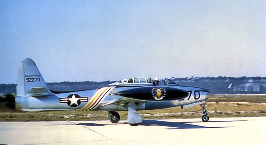File:525th Fighter Squadron - Republic F-84E-10-RE Thunderjet - 49-2270.jpg