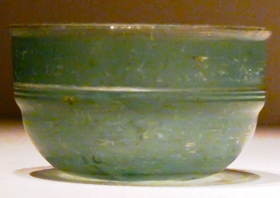 File:Green glass Roman cup unearthed at Eastern Han tomb, Guixian, China.jpg