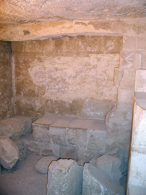 File:Pyramide-G1A.jpg