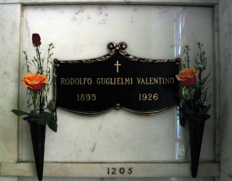 File:ValentinoCrypt.JPG
