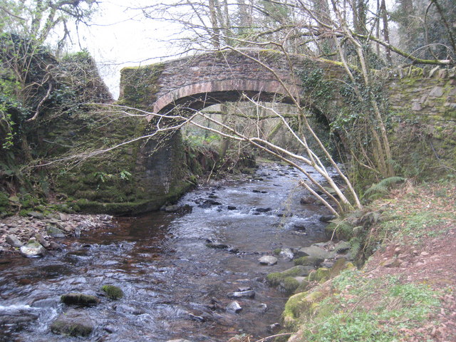 File:Horner packhorse bridge - geograph.org.uk - 1237893.jpg