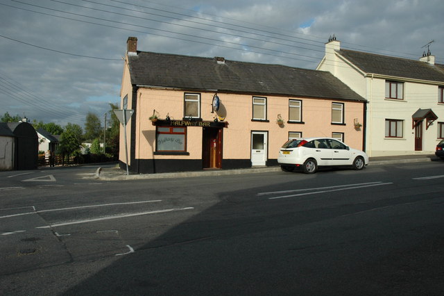 File:Halfway Bar, Tullyhogue, near Cookstown - geograph.org.uk - 567401.jpg