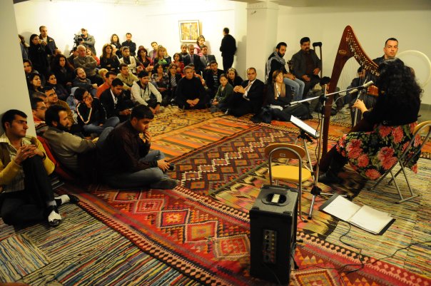 File:Aram Gallery.jpg