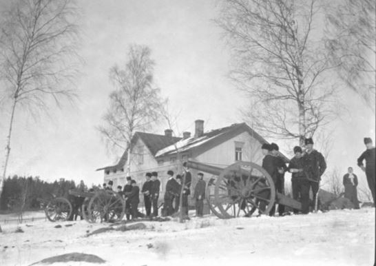 File:Haraldsby artillery 1918.jpg