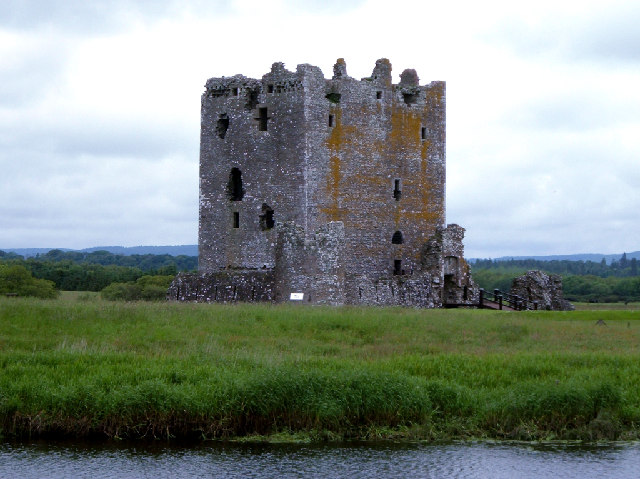 File:Threave Castle 2.jpg