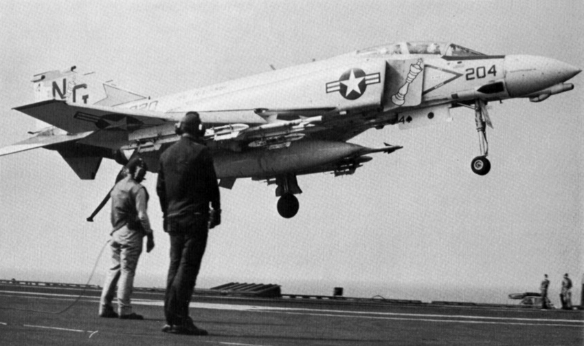 File:F-4B VF-92 landing on USS Enterprise (CVAN-65) 1968.jpg