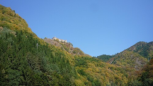 File:Cetatea Poienari Capatanenii Ungureni.jpg