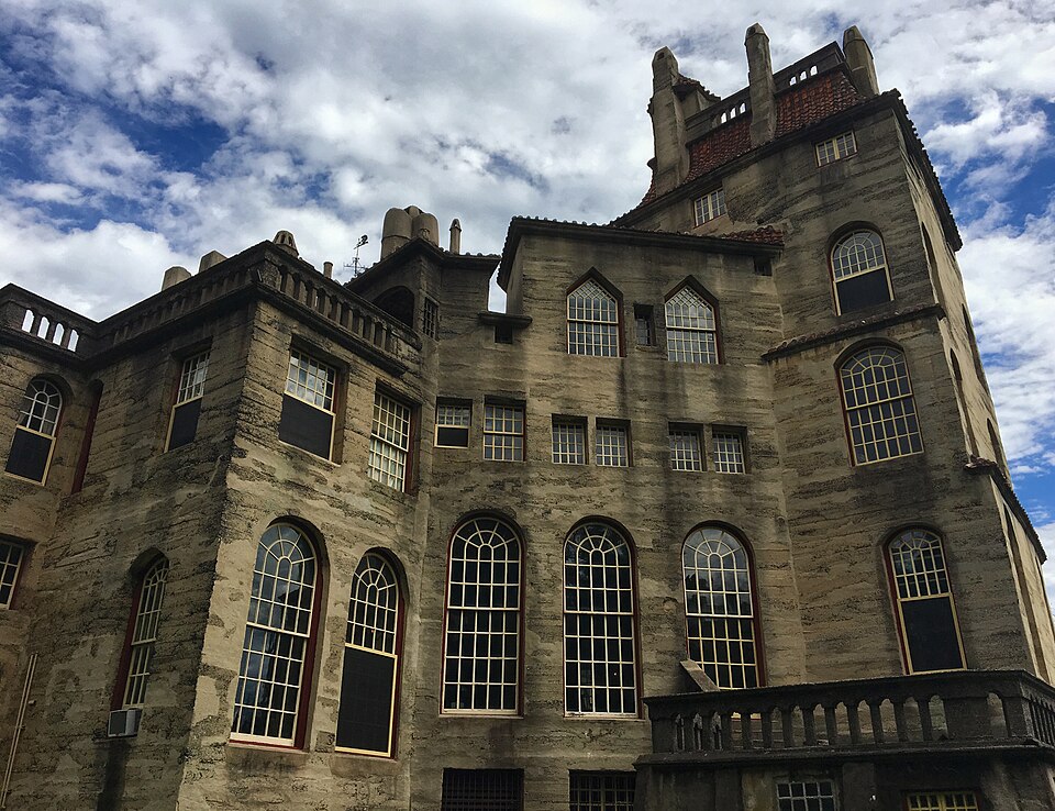File:Fonthill Castle Western View.jpg