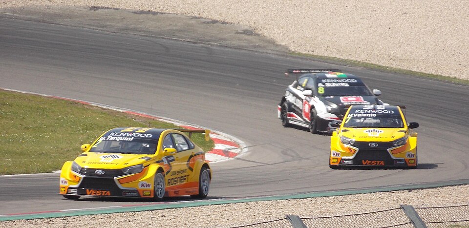 File:Lada Vesta WTCC Nürburgring 2016.jpg