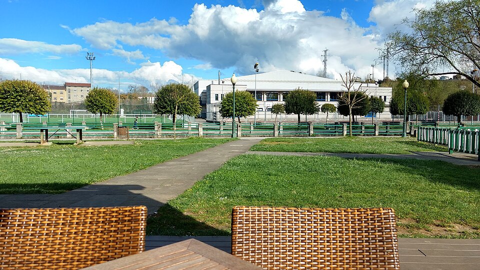 File:Polideportivo Noreña.jpg