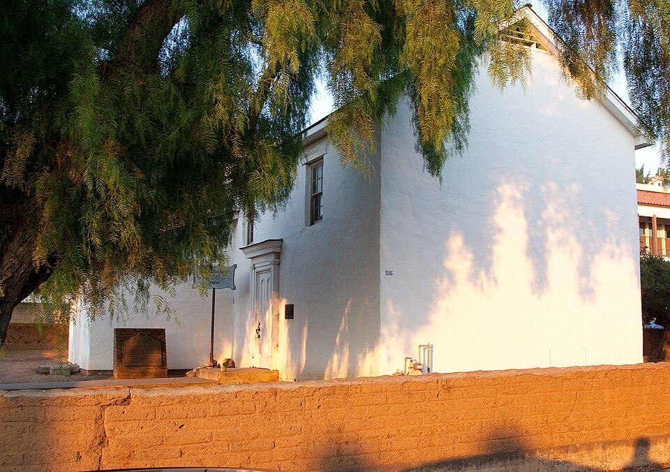 File:Adobe Chapel.jpg