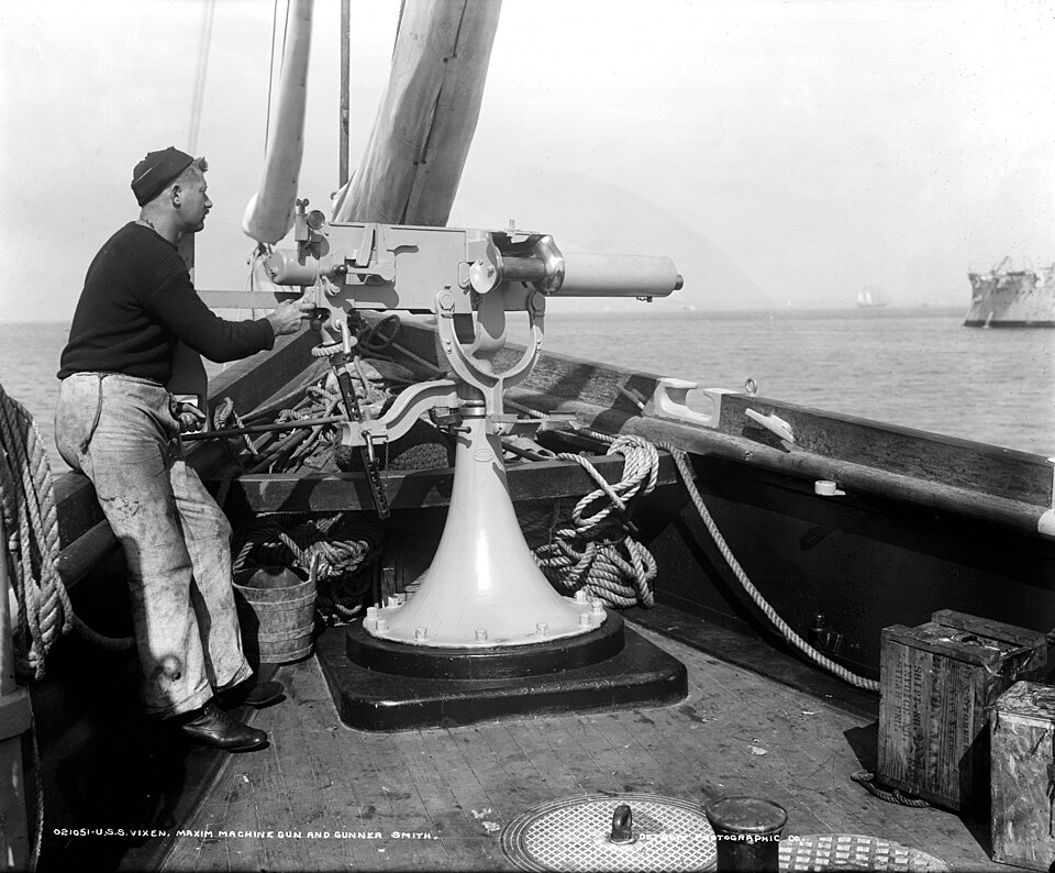 File:USSVixenMaximMachineGun.1898.ws.jpg
