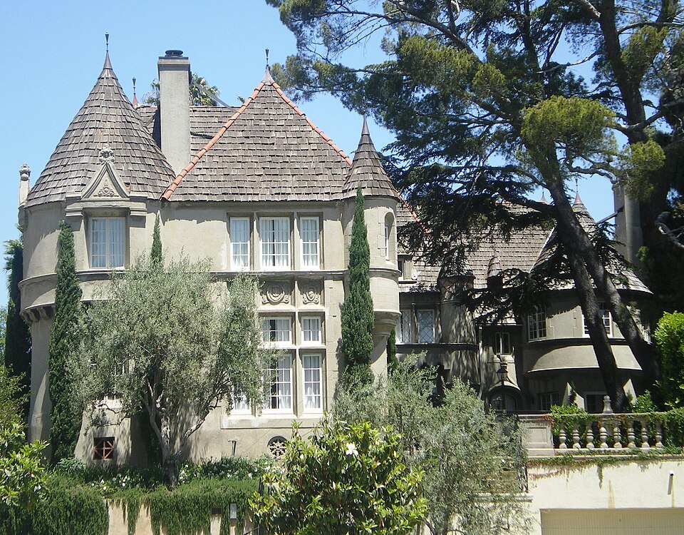 File:Chateau Colline, Los Angeles.JPG