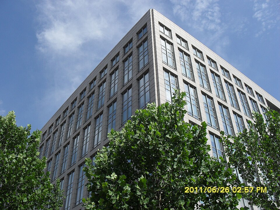 File:CornerNewMainBuildingBUAA.JPG