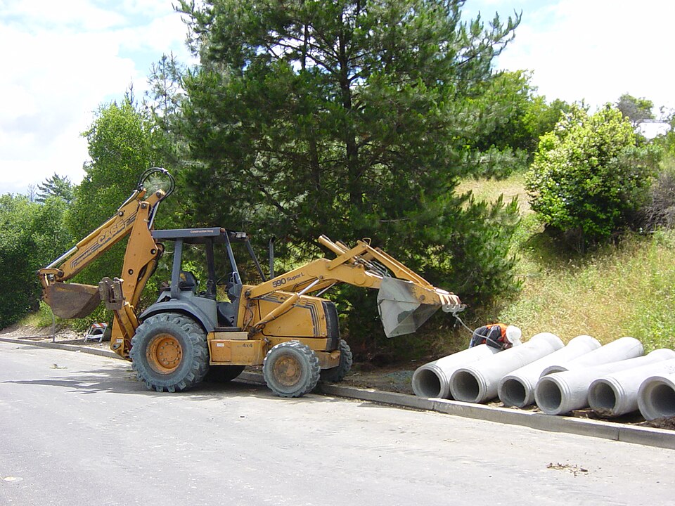 File:ExcavatorLoader3653.JPG