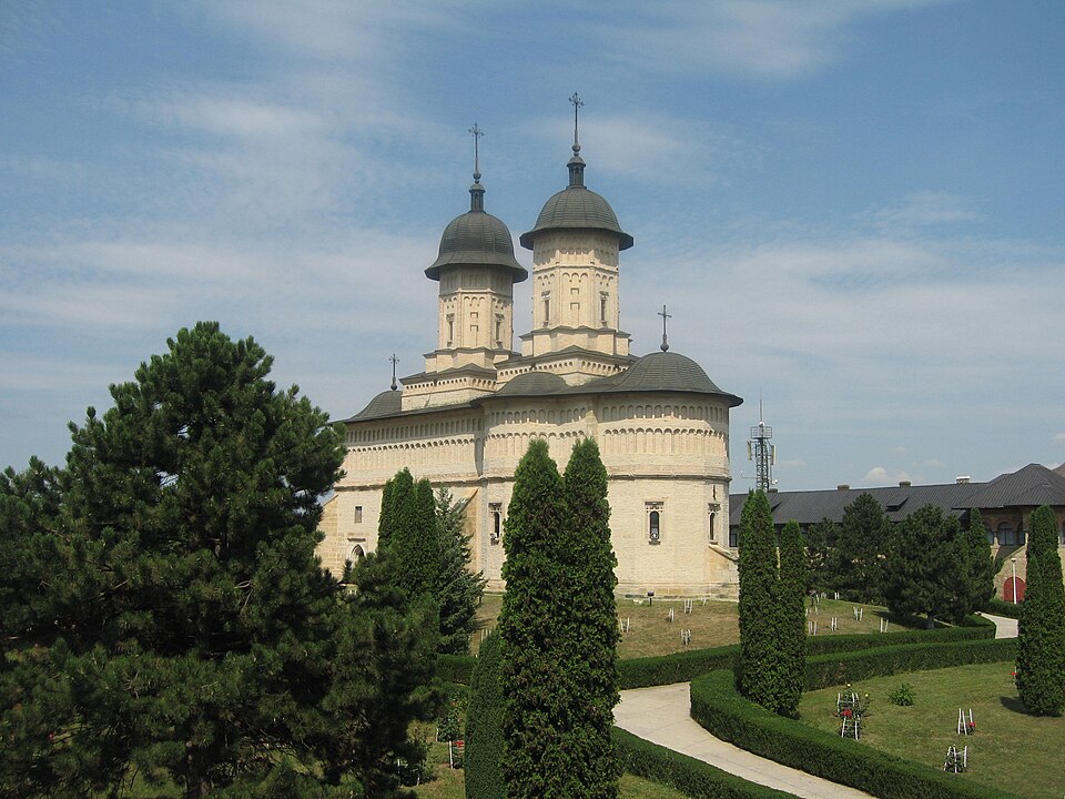 File:Mănăstirea Cetăţuia5.jpg
