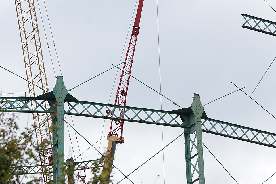 File:Nechells gasometer demolition 2015 -59.JPG