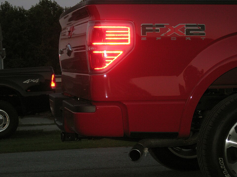 File:Side Retroreflex Flash.jpg
