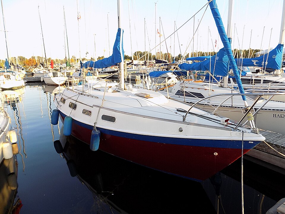 File:Tanzer 28 sailboat Lemug.jpg