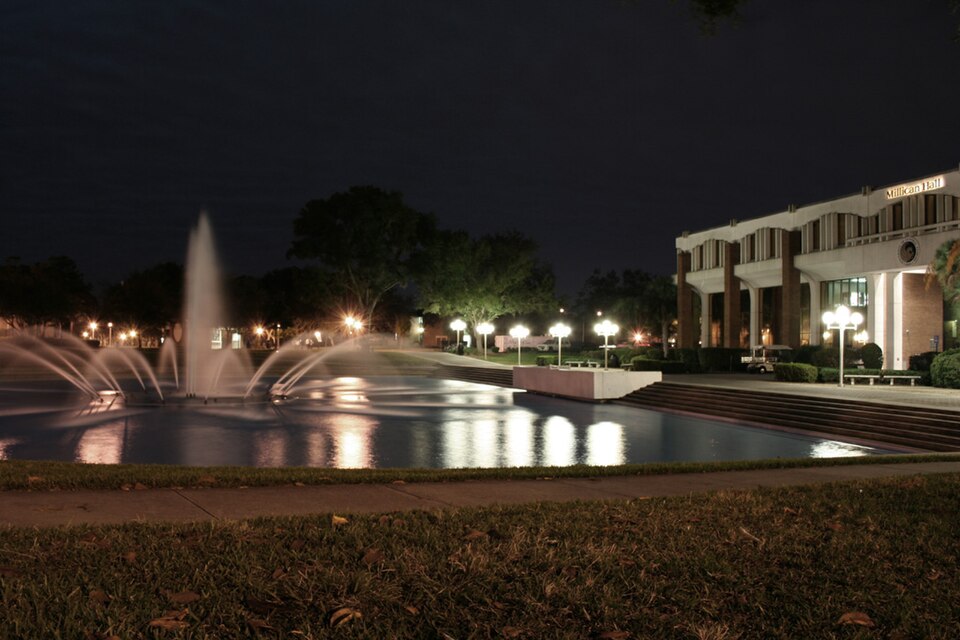 File:UCF Campus Pond.jpg