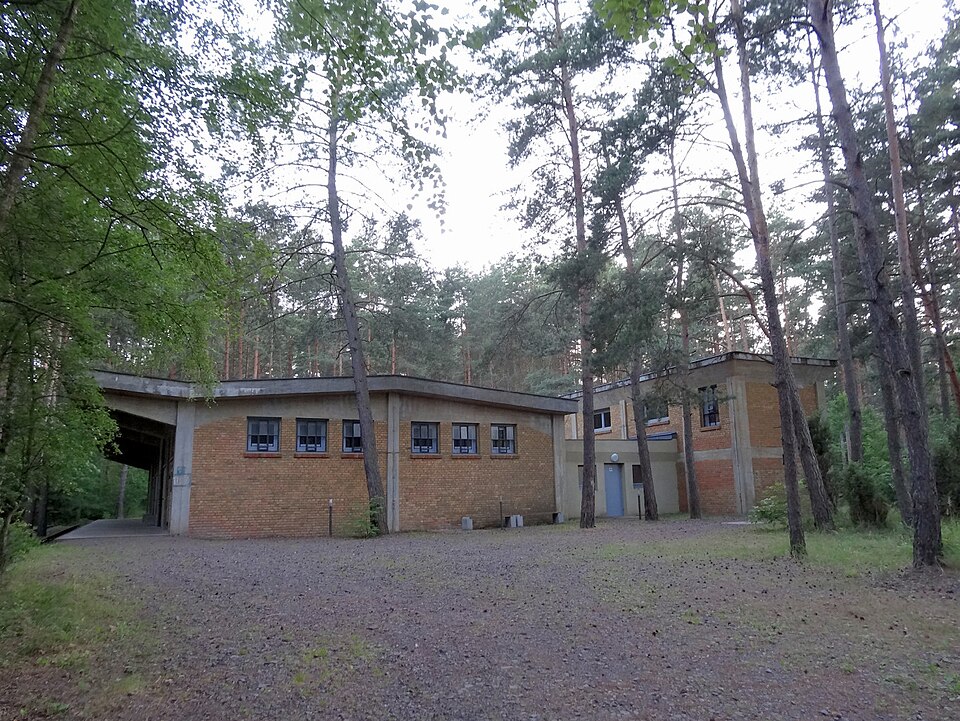 File:Bdg Eksploseum ex 2 07-2014.jpg
