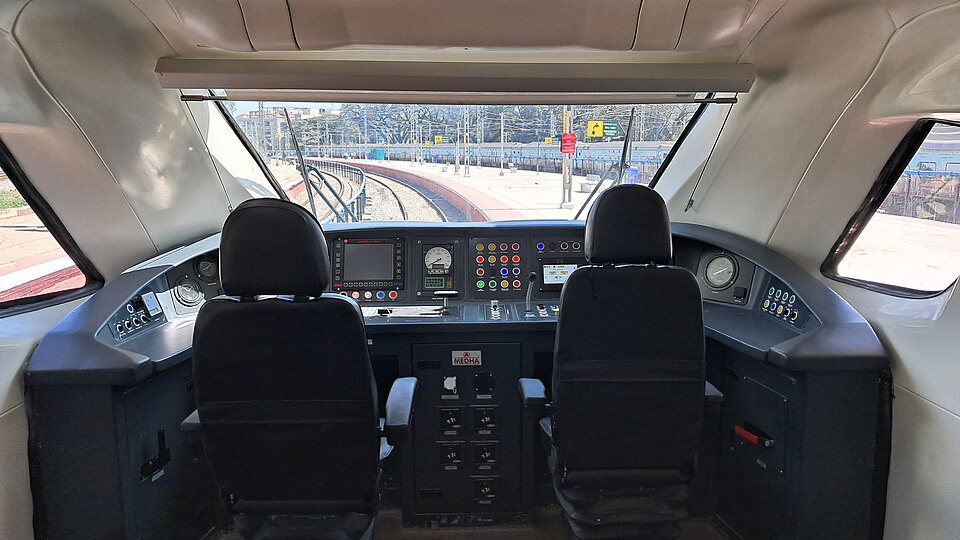 File:Cabin of Vande Bharat Express.jpg