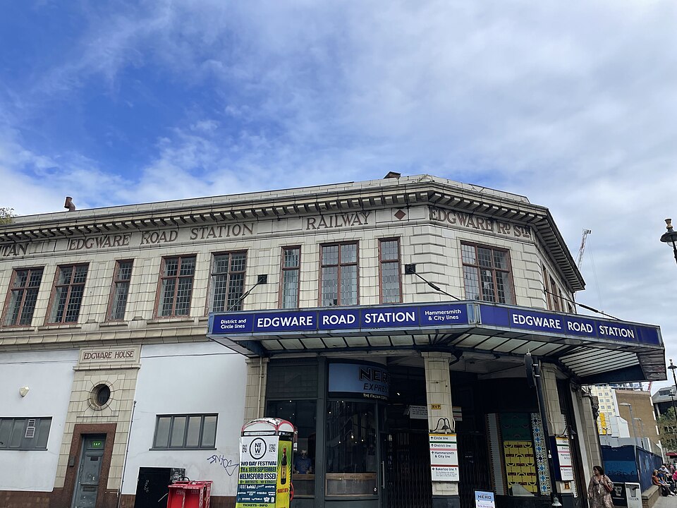File:Edgware station hc.jpg