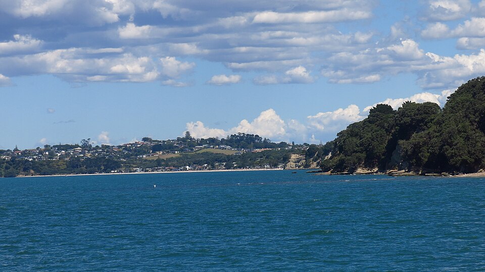 File:Mellons Bay.jpg
