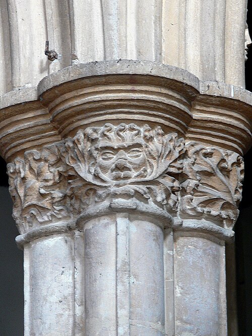 File:Oakham Green Man capital.jpg