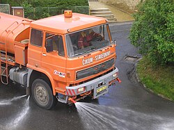 Street cleaner