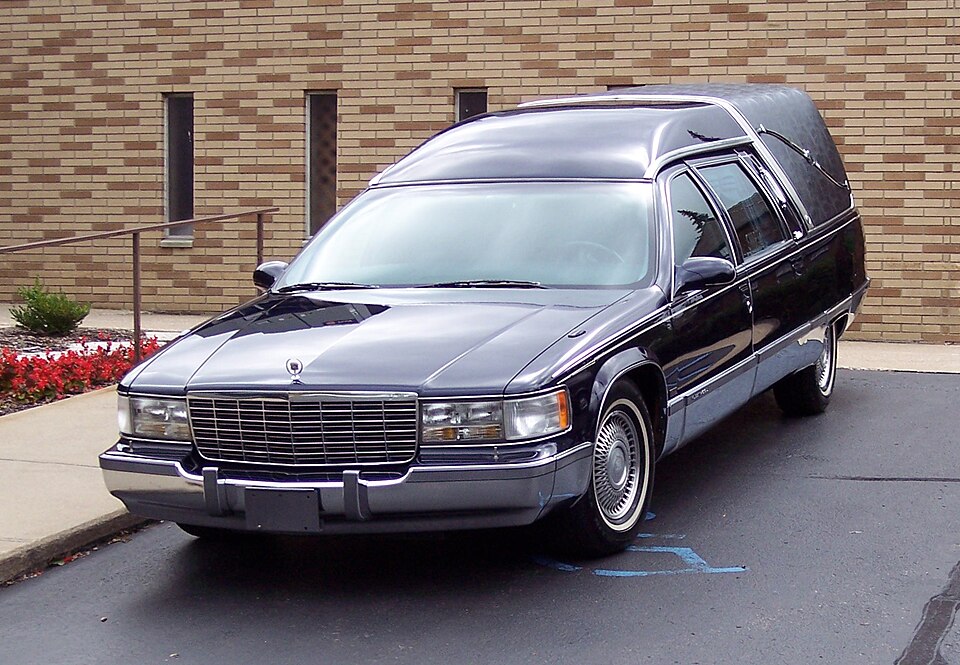 File:Cadillac Fleetwood hearse 1990s.jpg