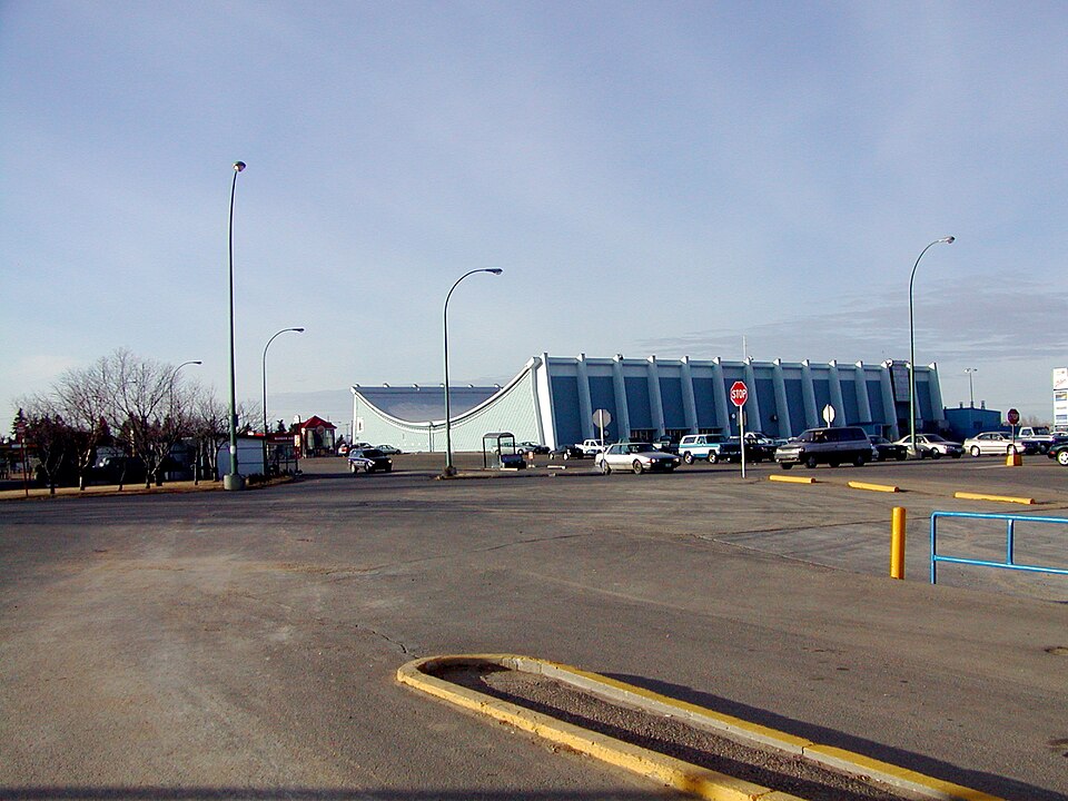 File:Moose Jaw Civic Centre.JPG