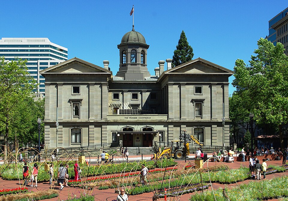 File:Pioneer Courthouse Portland.JPG