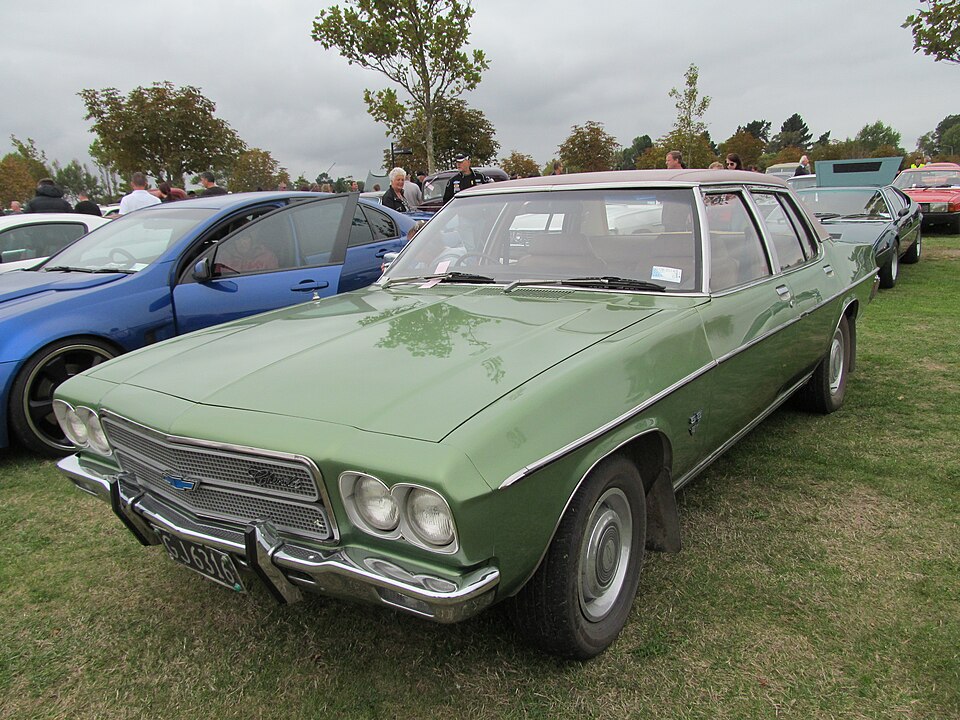 File:1972 Chevrolet 350 V8 Saloon (13598337684).jpg