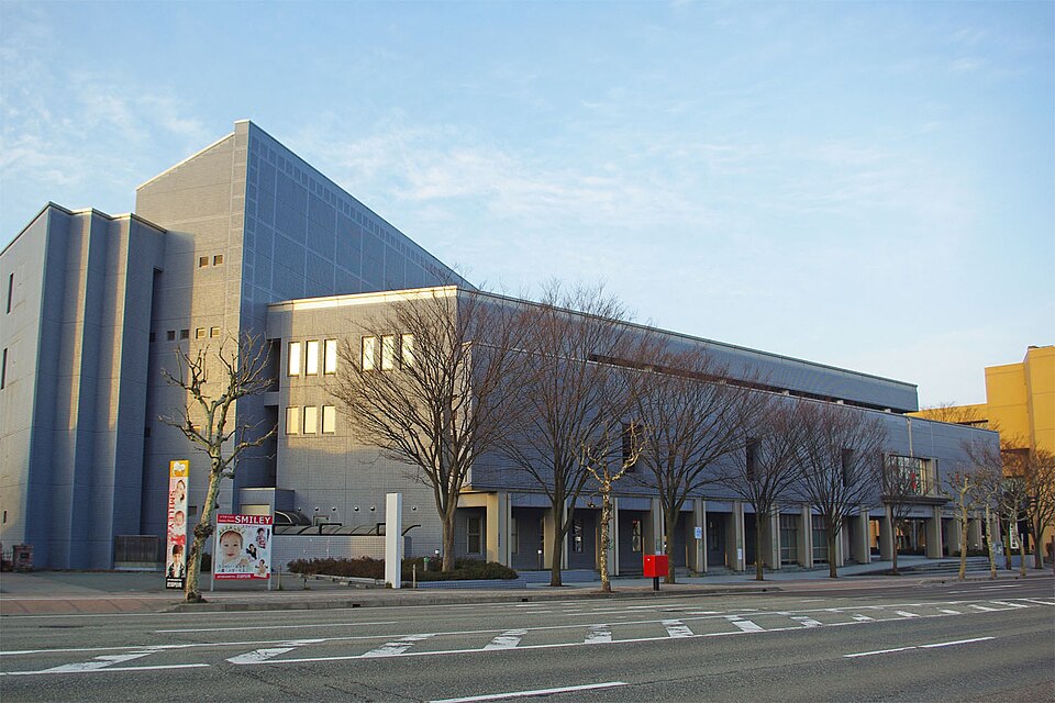 File:Akita Prefectural Library2.jpg
