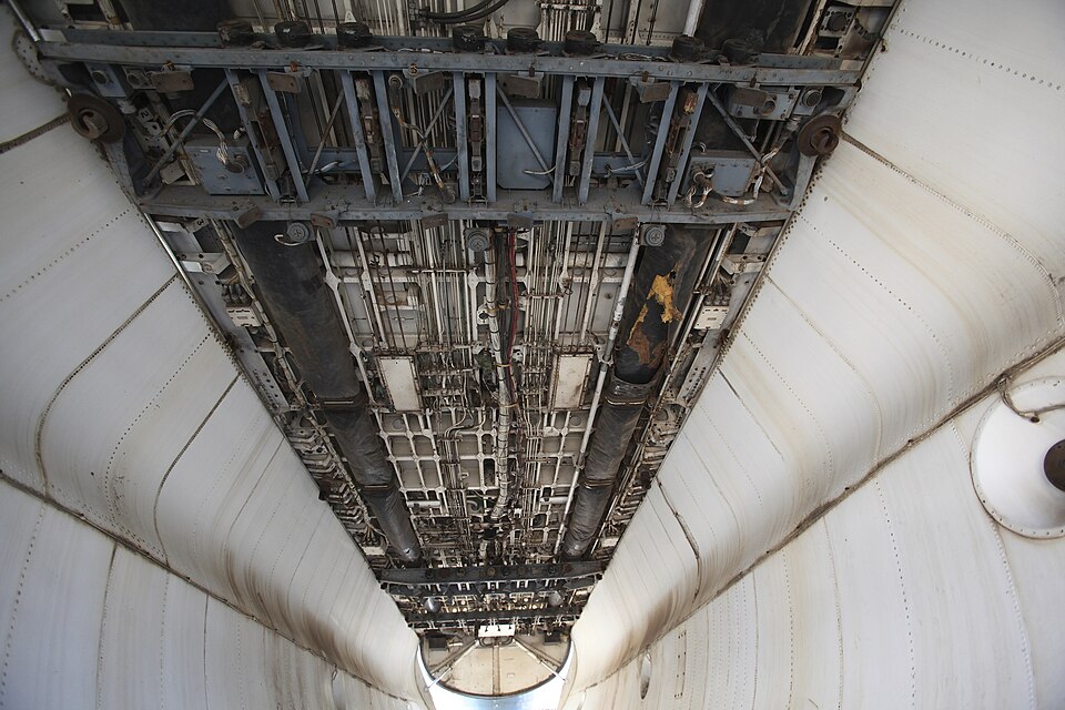 File:Avro Shackleton Bomb Bay-001.jpg