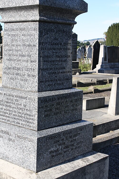 File:Linwood Cemetery Isitt078.jpg