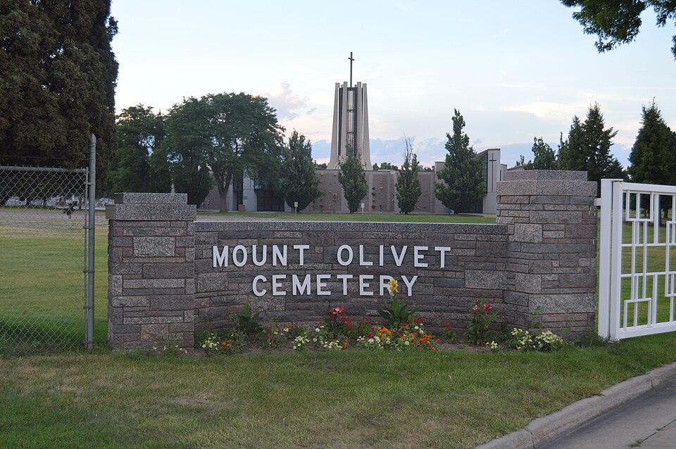 File:Mount Olivet Cemetery Wheat Ridge sign.JPG