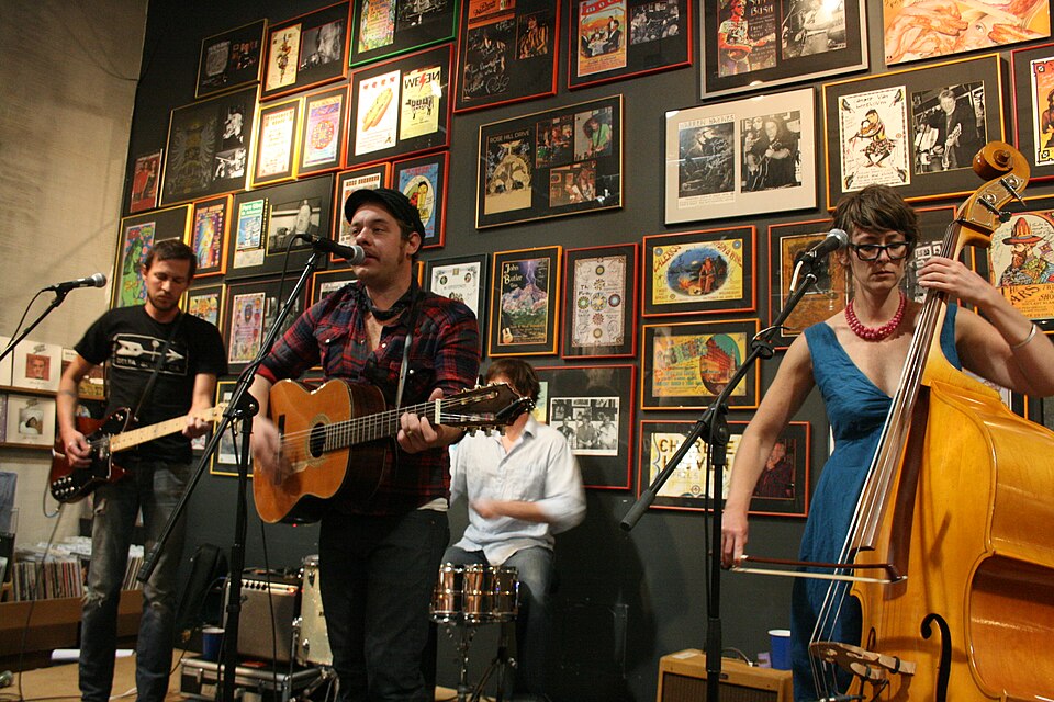 File:Nathaniel Rateliff (b).jpg