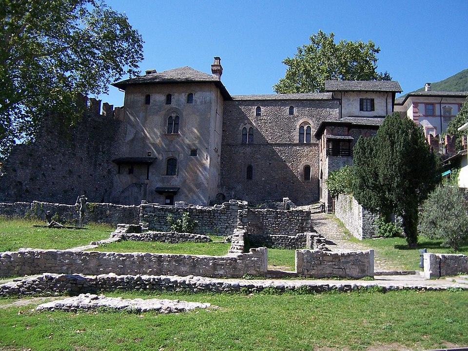 File:Locarno Castello Visconteo 2.JPG