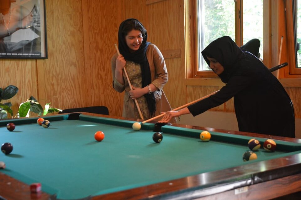 File:Youth-centre-girl-billiards-wallpaper-preview.jpg