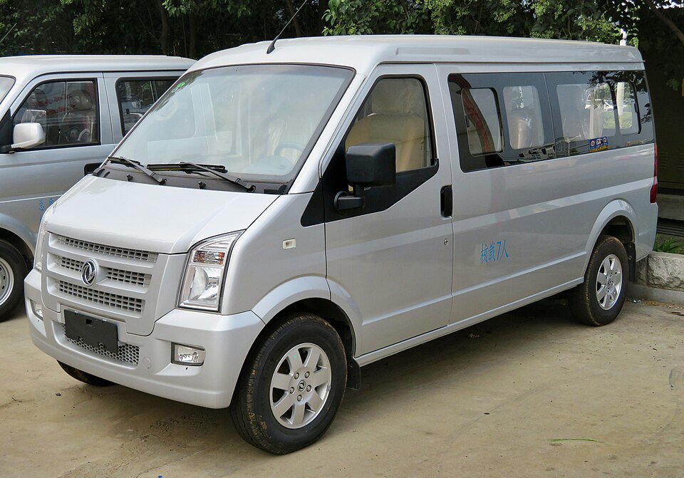 File:2018 Dongfeng-Xiaokang (Sokon) C37, front 8.8.18.jpg