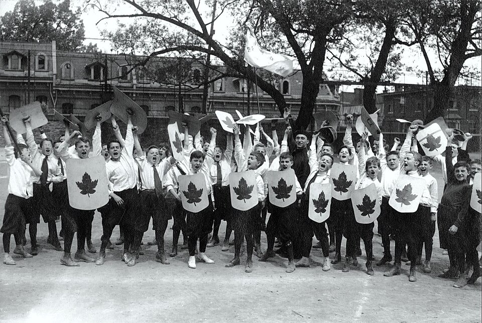 File:Collège Sainte-Marie, printemps 1919.jpg
