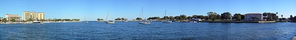 File:Saint Petersburg Florida Panorama.jpeg