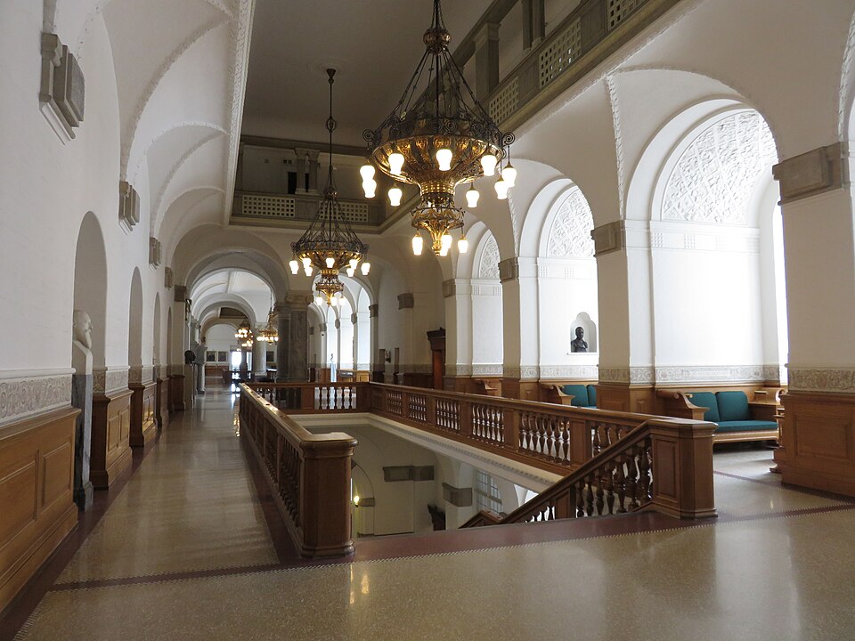 File:Vandrehallen 2018b.jpg