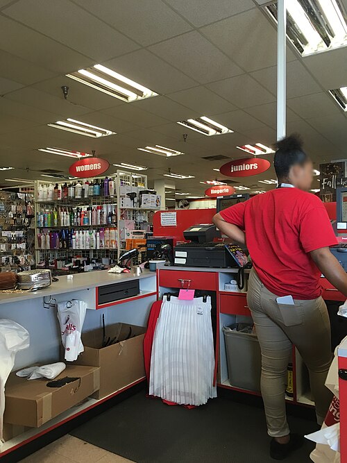 File:Bealls Outlet interior.jpg